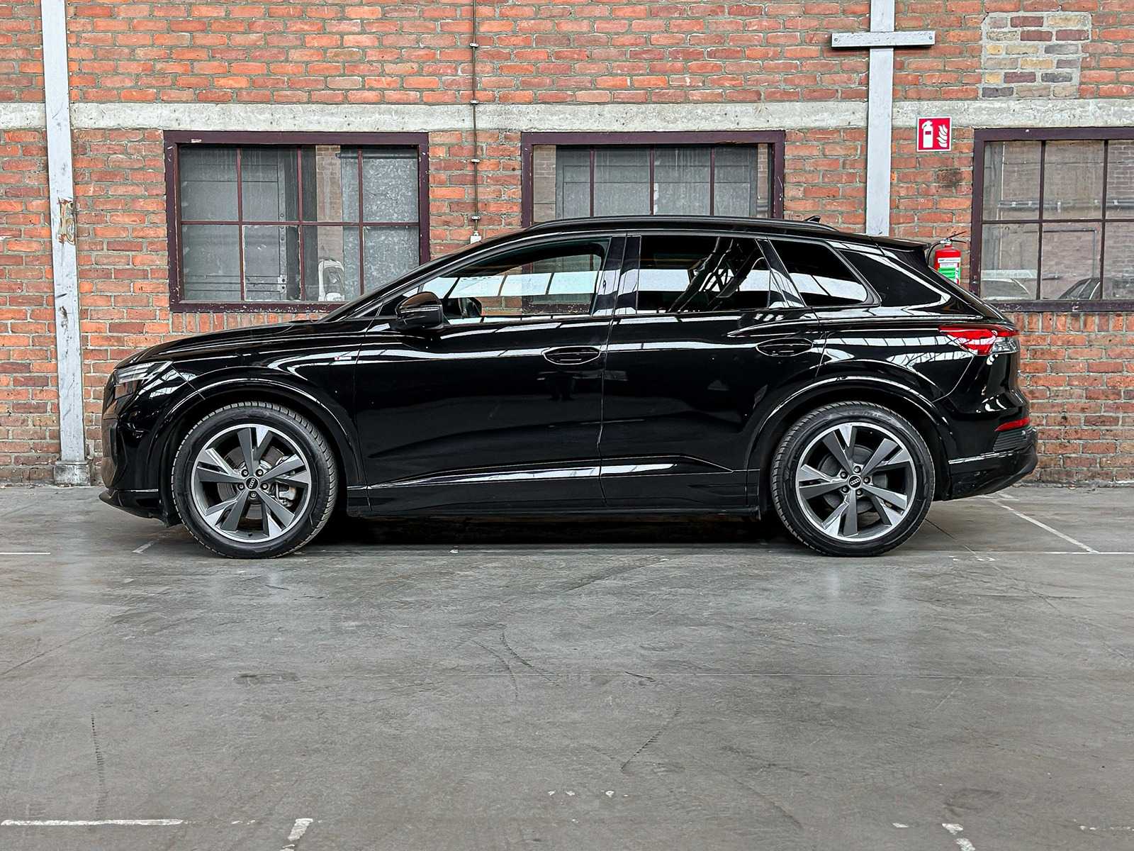 Audi Q4 e-tron 50 quattro Launch Edition S Competition 77 kWh 299pk 2022 (Original Dutch + 1st owner), P-122-GB 
