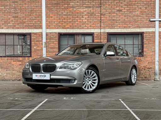 BMW 750i xDrive High 4.4 V8 Executive 408CP 2010 Seria 7, L-524-ZV