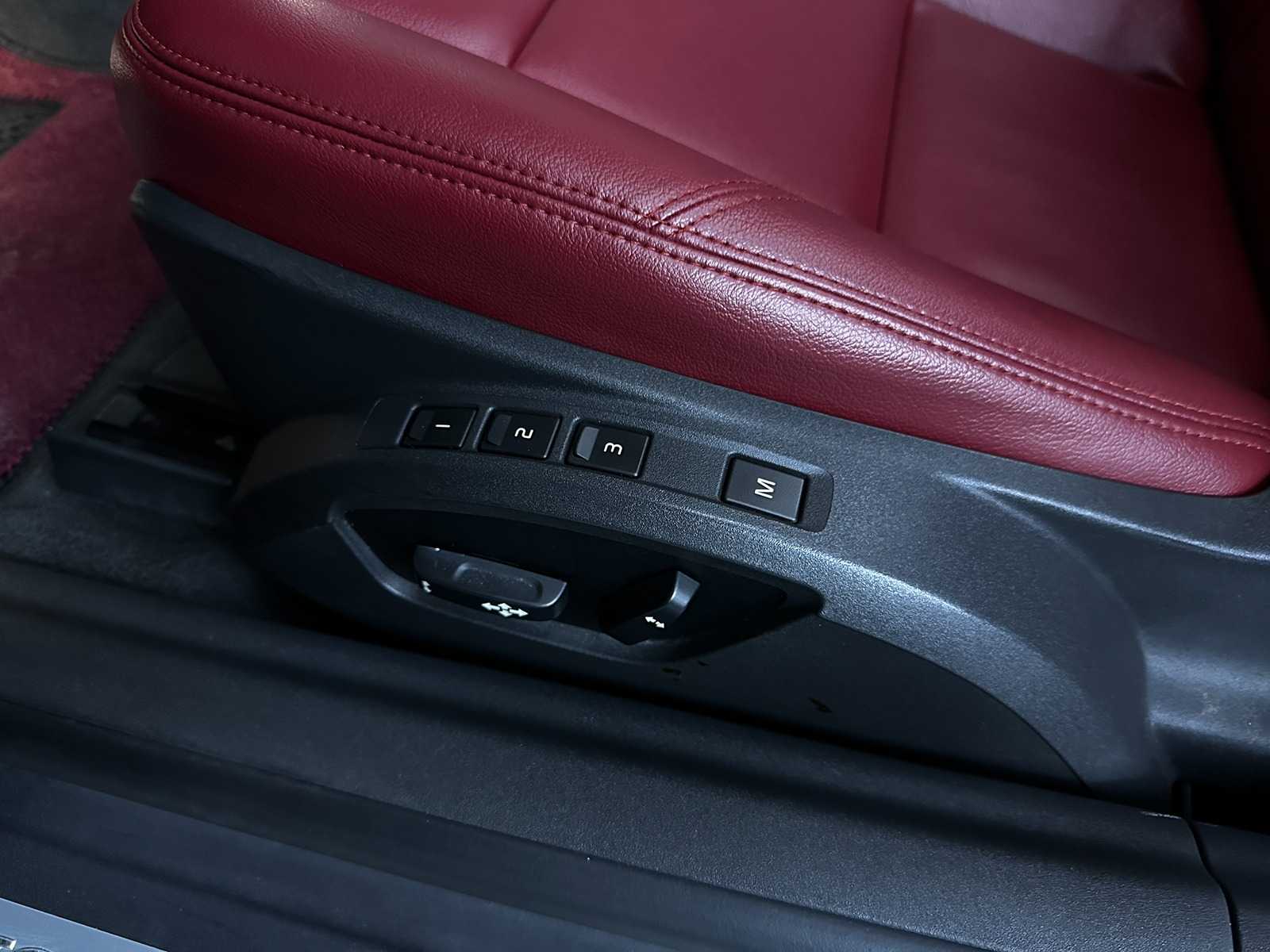 Volvo C70 T5 2.5 L5 220pk 2007 Youngtimer