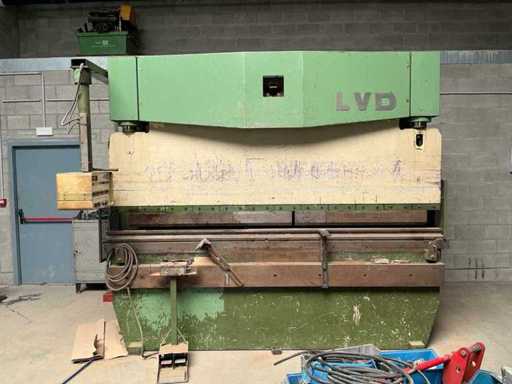 1977 LVD PPNMZ110/30 Biegemaschine