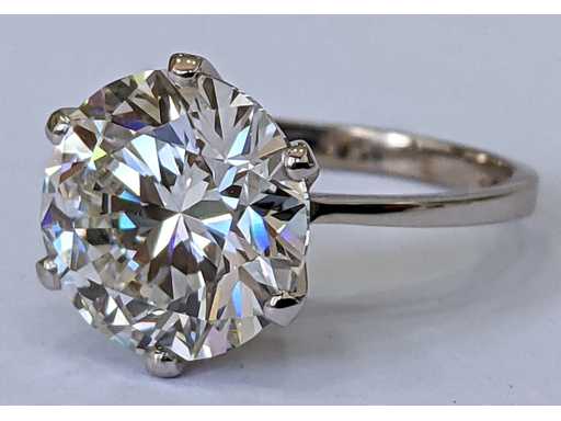 Anello in oro bianco 18 kt con diamante 5,55 ct