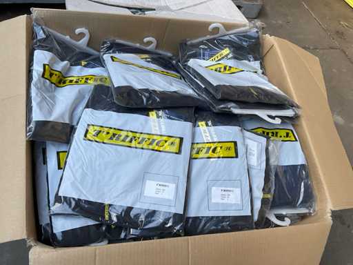 Charge von Arbeitshosen/Oberbekleidung