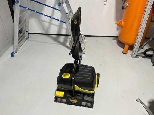 2017 KÄRCHER BR40-10C Scrubber Dryer
