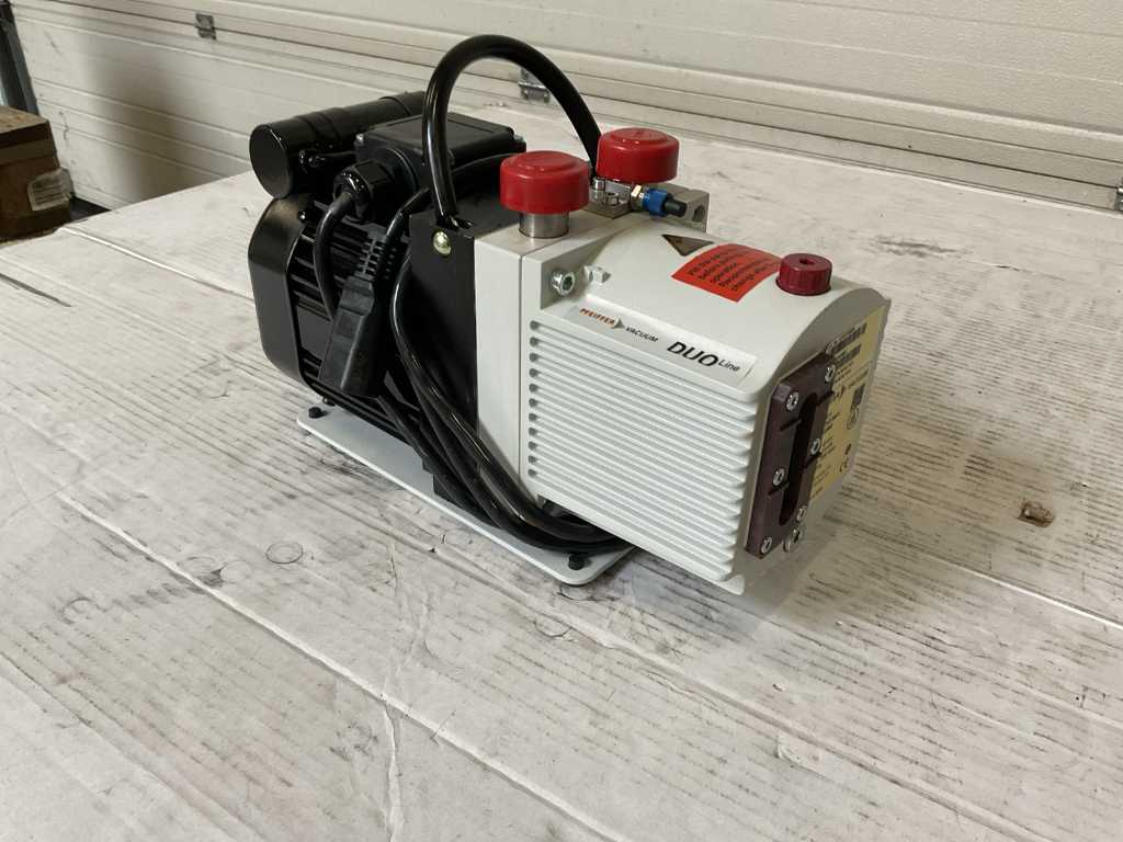 Pfeiffer Duo3 Vacuum Pump