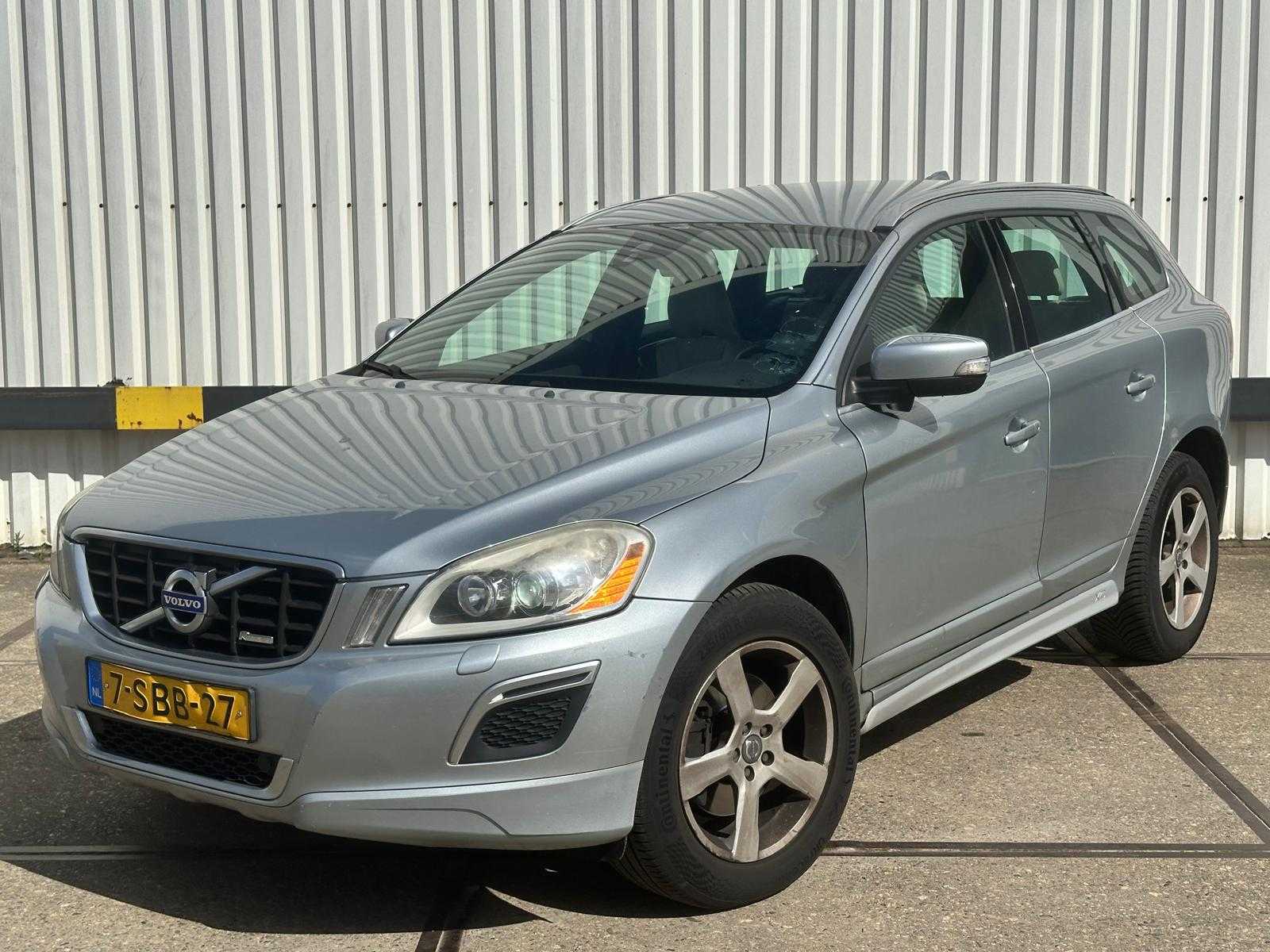 Volvo XC60 2.0 T5 Summum z automatyczną skrzynią biegów; 7-SBB-27