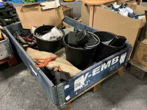 Towary z powrotem palet