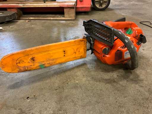 Husqvarna T435 Chainsaw