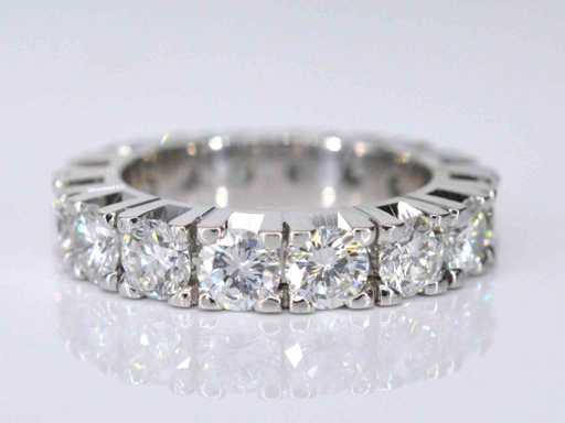 Weißgold-Allianzring mit großen Diamanten