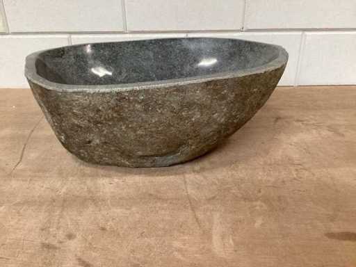 DIFFERNZ-Versenkung Lombok Riverstone Naturstein