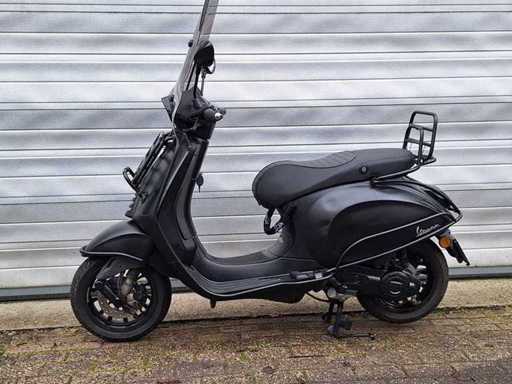 Piaggio Vespa Sprint Notte 45 km bromscooter 4takt