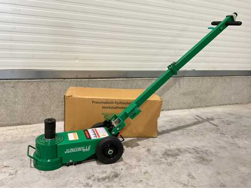 Jungwille - 2025 - 80-Tone - cric de garaj