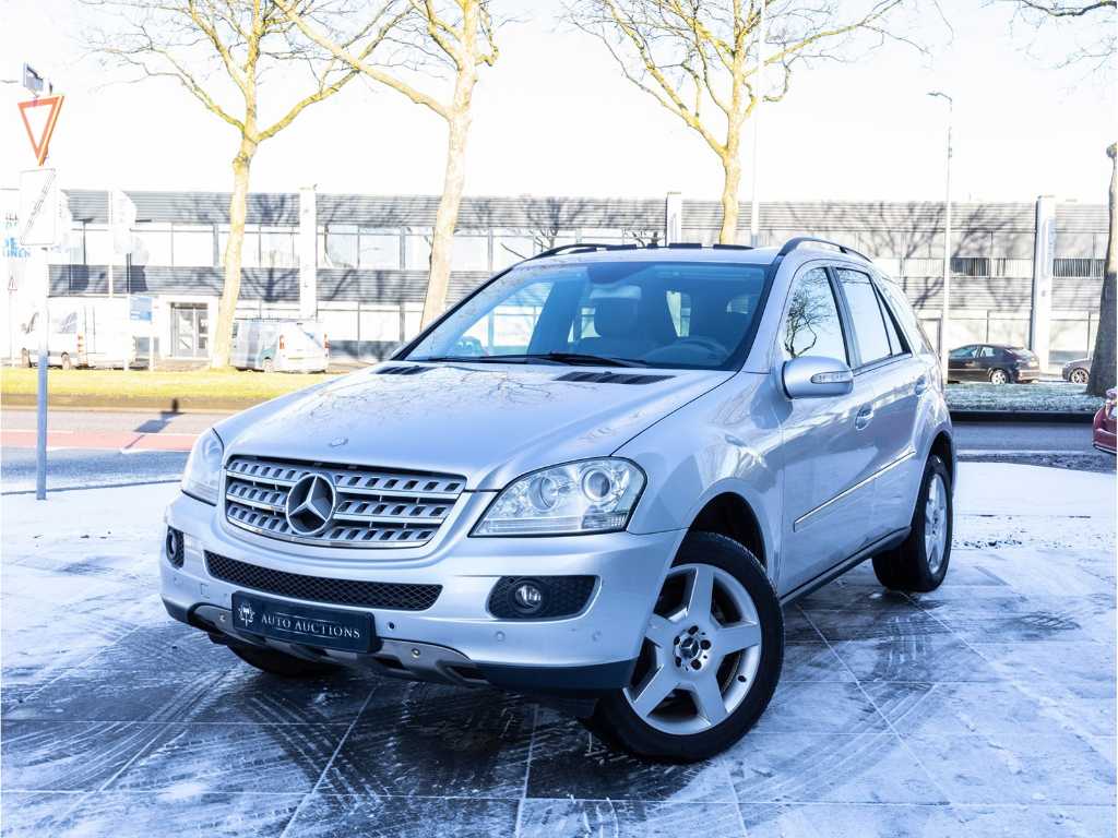 Mercedes-Benz M-Class ML 350 AWD Automatic 2006 Sunroof Leather Heated seats Towbar Tinted glass, L-452-XL
