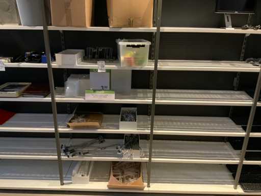 Partij stellinghaken & displaymeteriaal