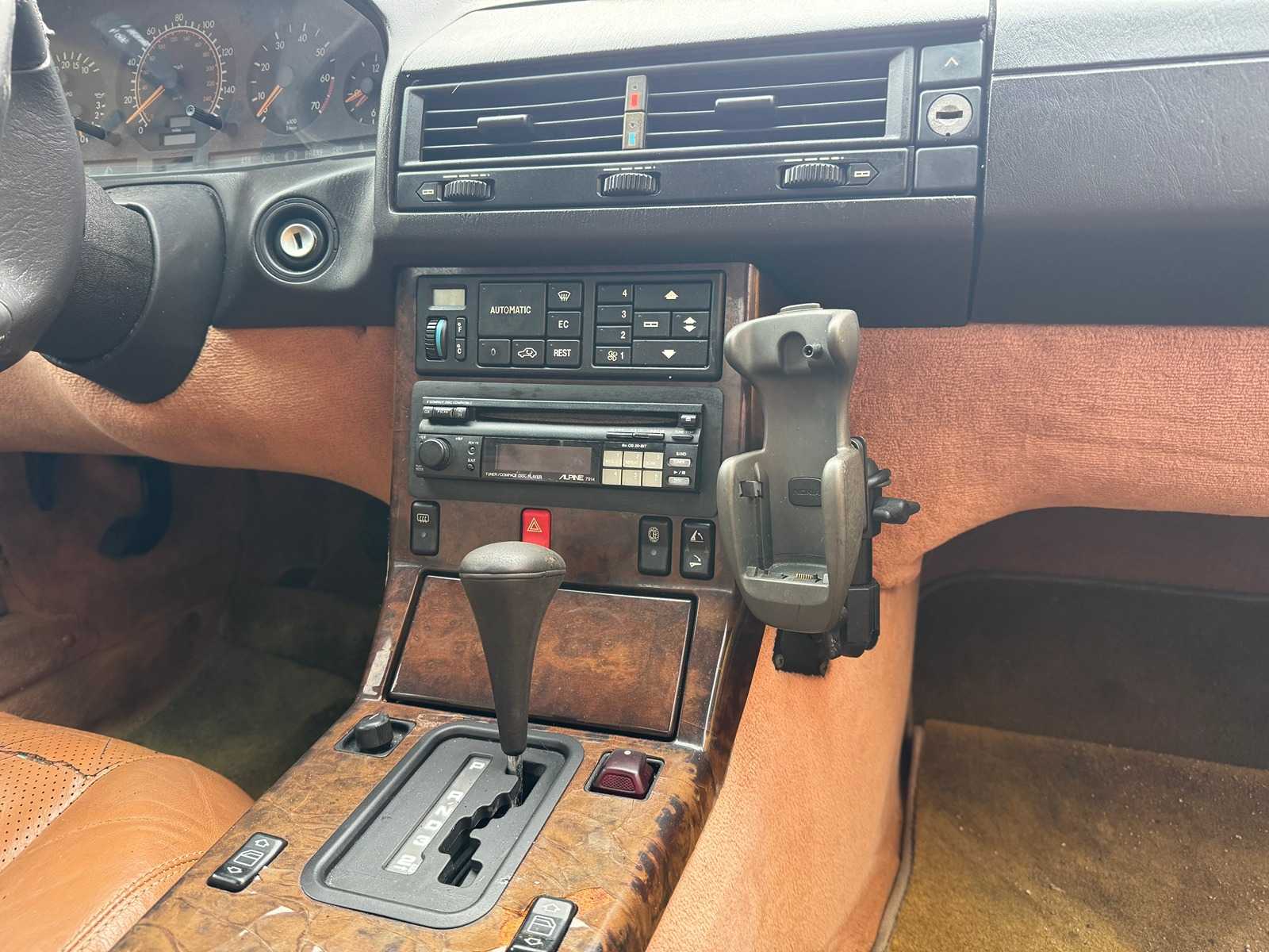 Mercedes-Benz SL500 Convertible 332PK 1992