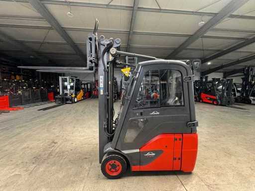 Baterie 05/2026 Serviciu + UVV 06/2027 Linde E16-02 1.600kg EVO Triplex 525cm 3.+4. Reglaj furcă de supape 73cm Stivuitor electric 13.483 ore