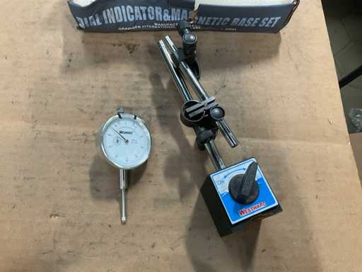 Westwärts magnetisches Stativ