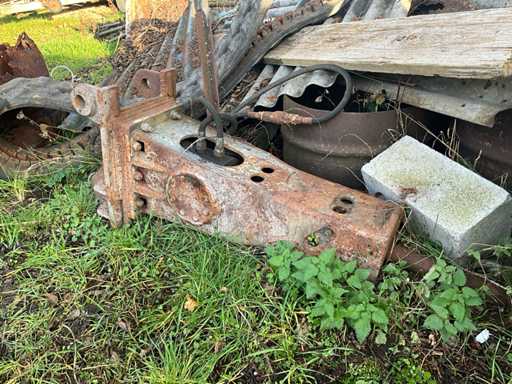 Crane jackhammer to check