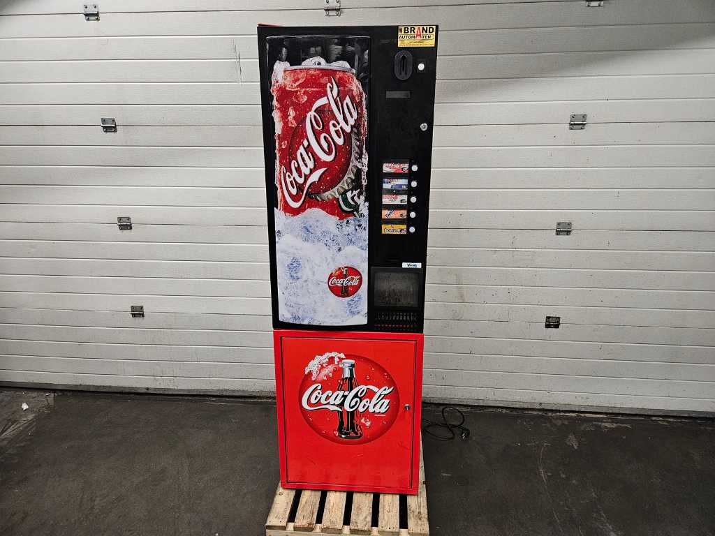 Distributeur automatique de canettes de Coca Cola