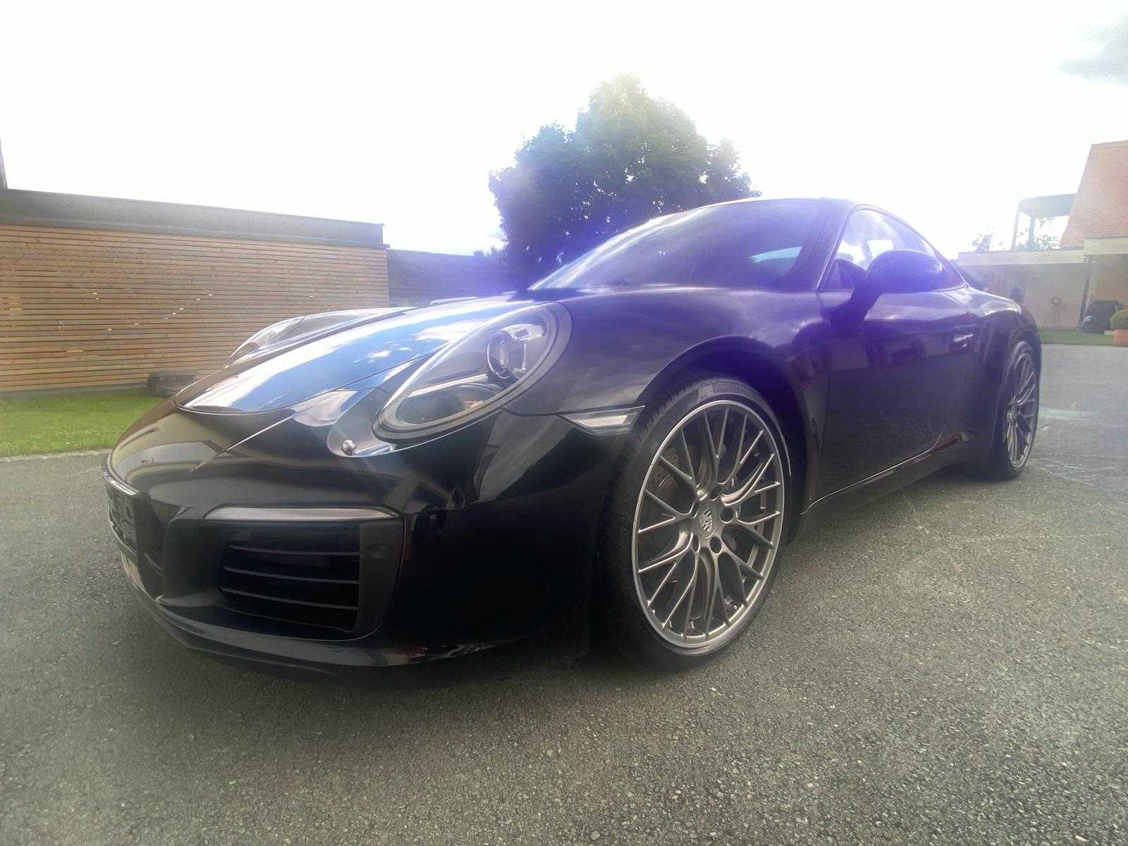 Porsche 911- Carrera – 2016 – 991.2 – Sports Cars – Accident Free – Porsche Service