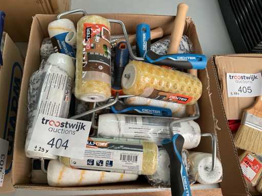 Paint roller with bracket (29x)