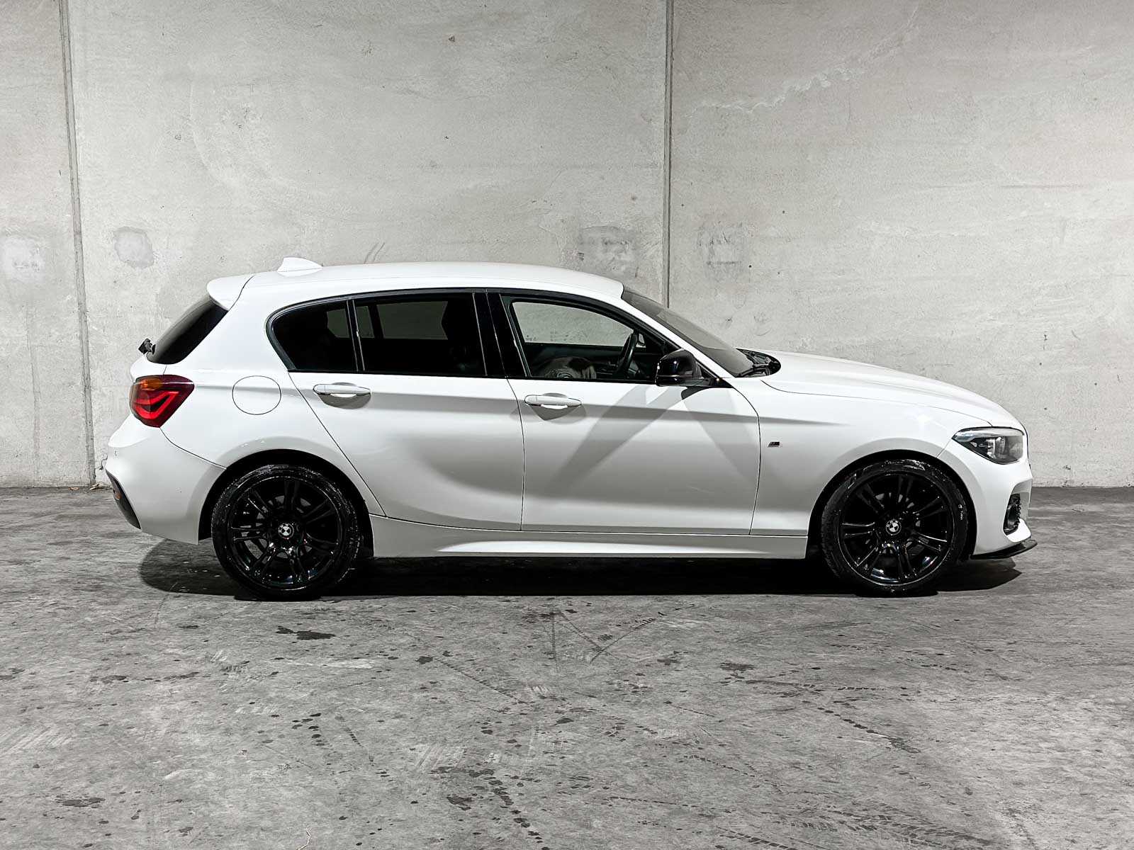 BMW 118i Edition M Sport Shadow High Executive 1-serie 134pk 2019, P-613-RT 