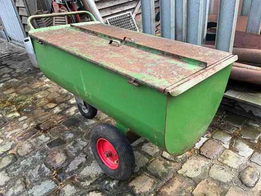 Verrijdbare metalen voederbak