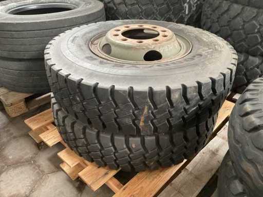 GoodYear Band (2x)