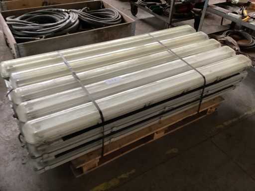 Deckenleuchten mit Halogenröhre