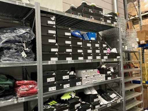 Partij diverse Payntr & Adidas schoenen (89x)