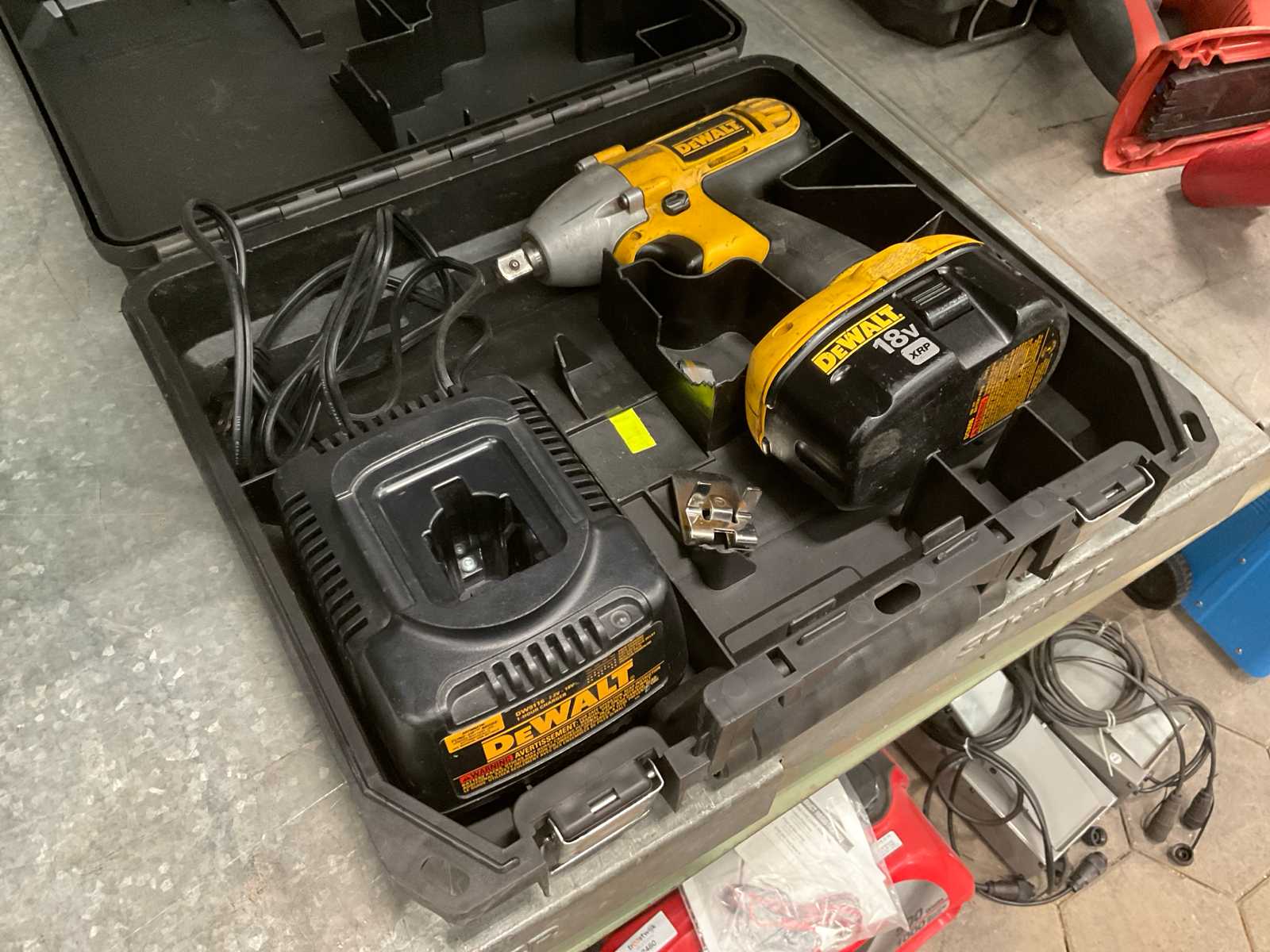 Dewalt dc821 2024