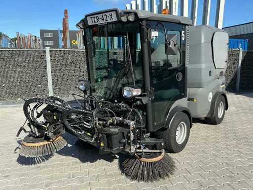 2015 Karcher MC130 Zelfrijdende veegmachine