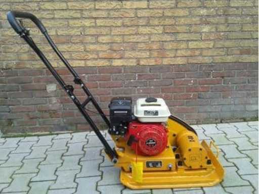 C-80 - Compacteur de plaques - 2025