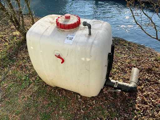 Réservoir d’eau cylindrique vertical