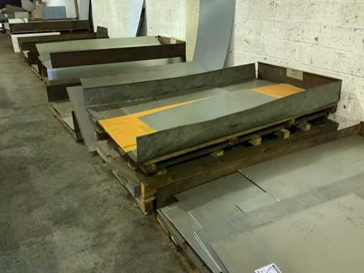 Batch of various metal sheet material remnants