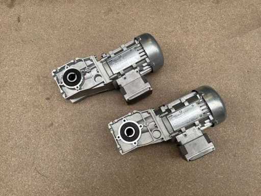 Lenze G500-B45 Motorreductor (2x)
