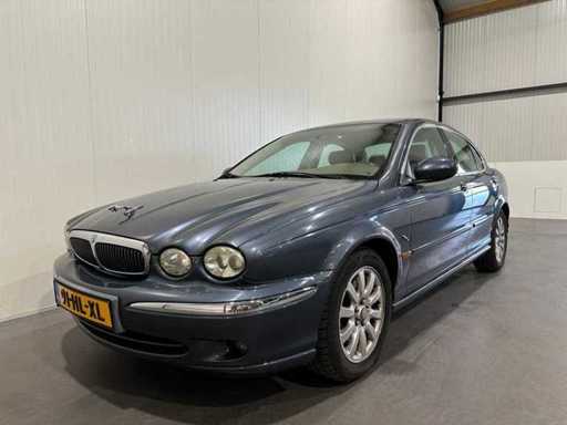 Jaguar X-type 2.5 V6 Executive 91-HL-XL YOUNGTIMER.