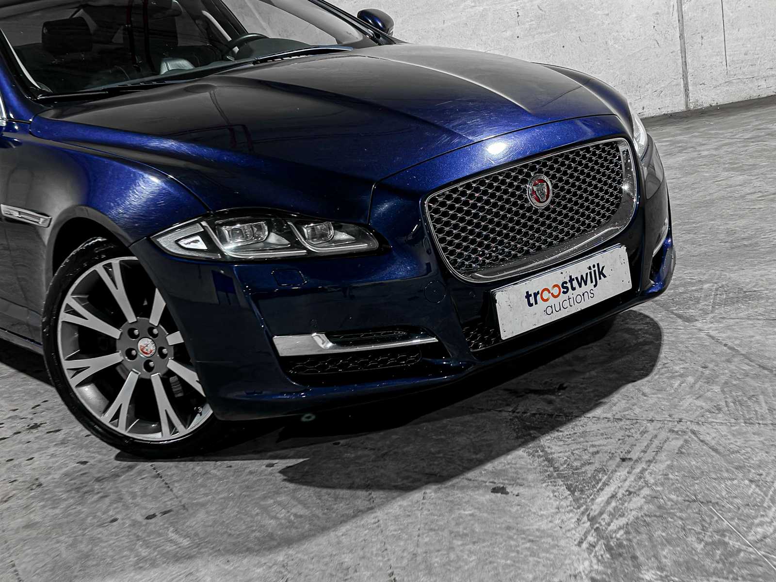 Jaguar XJ 3.0 D Premium Luxury 300hp 2016, RV-612-X