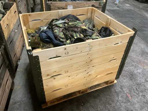 Various NL Army Clothing