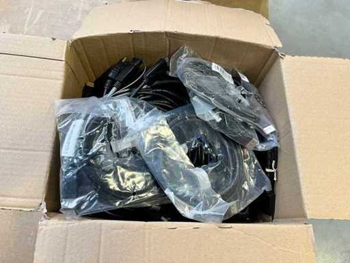 Großer Posten Displayport-Kabel & -Adapter