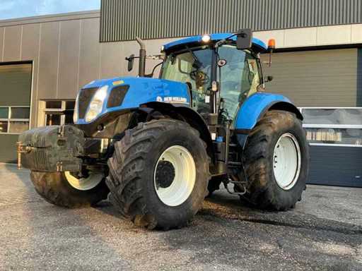 Tractor agricol New Holland T7.235 cu tracțiune integrală 2013