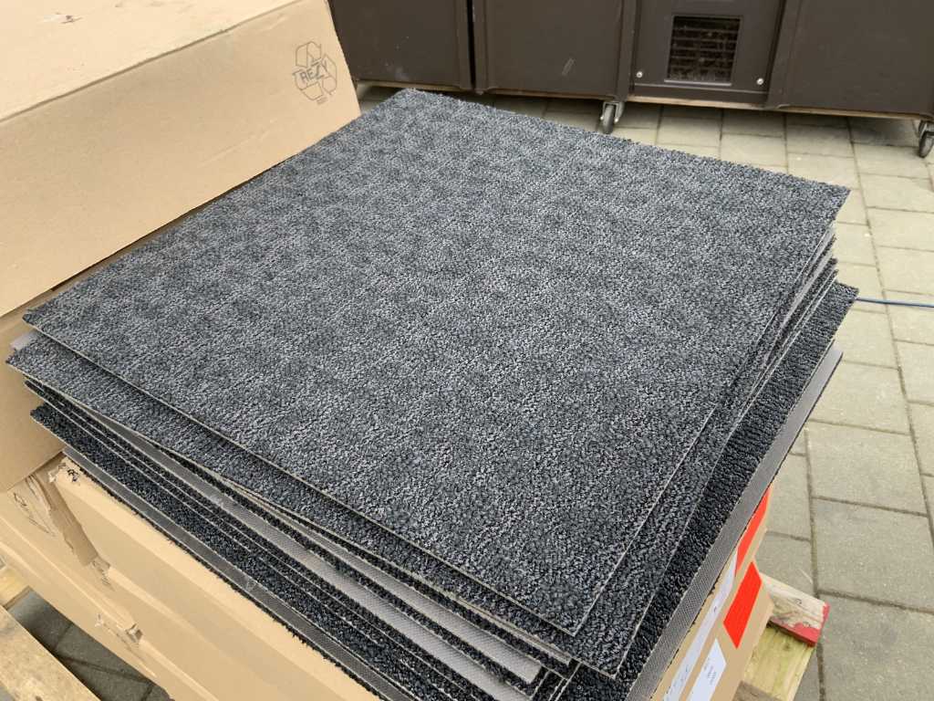 Carpet tiles (55m2)
