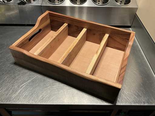 T&G - Drewniana 4-komorowa taca na sztu?ce (6x)