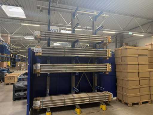   Rayonnage en porte-à-faux avec matériau de barre