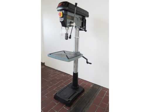 UWM UWM 32A kolomboormachine