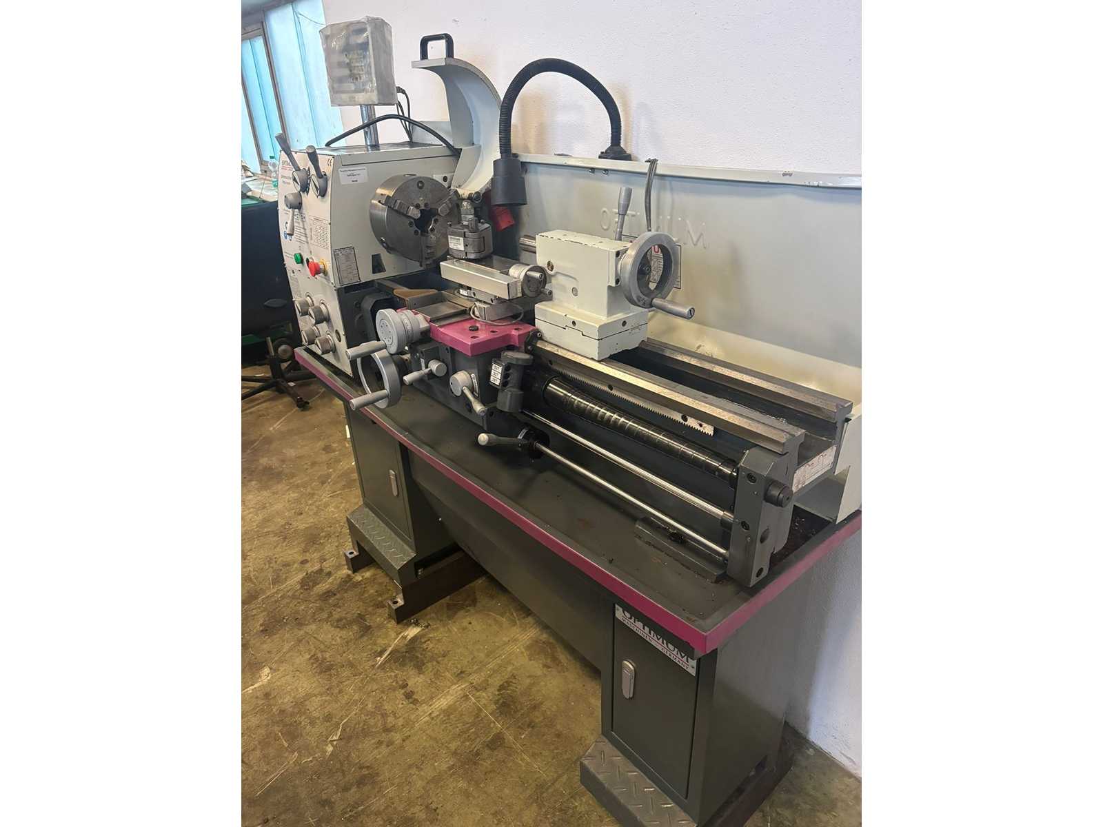 OPTIMUM – D320x920 – Guide and Pull Spindle Lathe