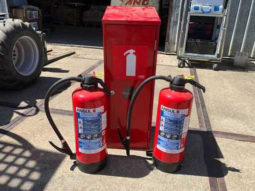 Feuerlöscher 2x mit Gehäuse