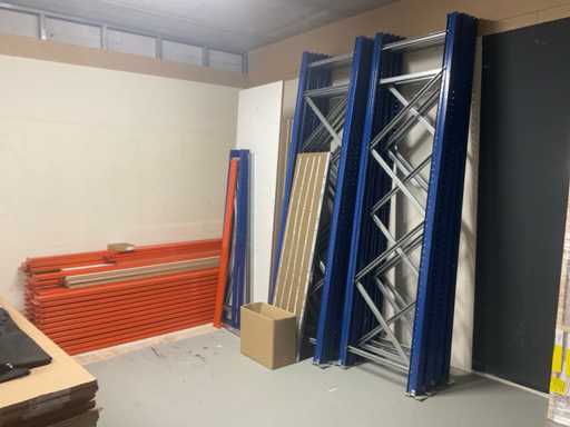 Materiały magazynowe do regałów