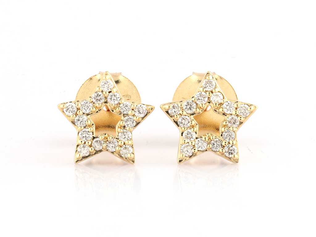 18 KT Yellow gold Earring With Natural Diamonds