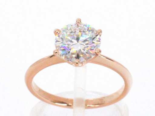 Bague en or rose avec un diamant taille brillante de 2,00 carats
