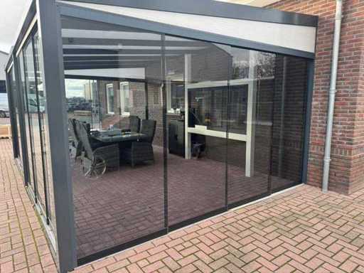 Set of glass panels - 98 cm x 225cm tinted (5x3) & (2x4)